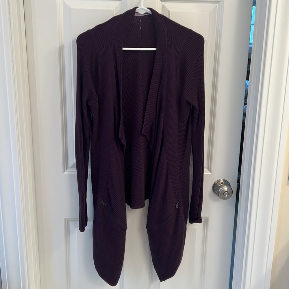 Lulu cardigan with zipper pockets, super soft. Used but good condition